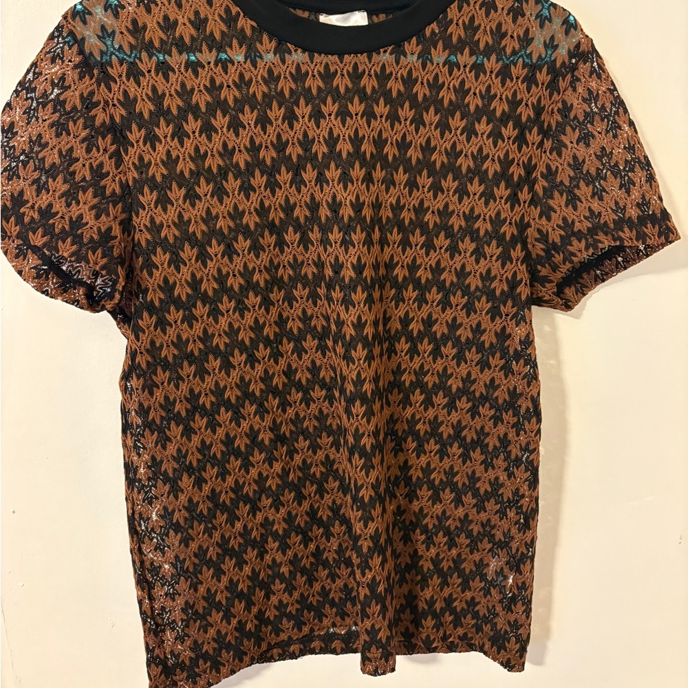 Elegant Black and Brown Patterned Short Sleeve Tee